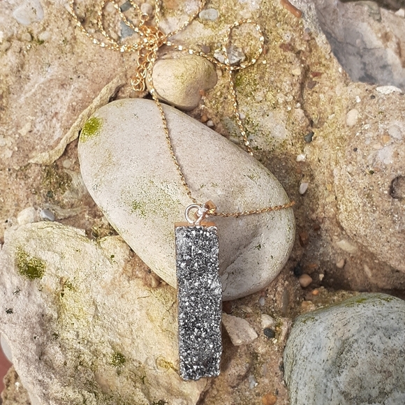 NEW Raw Druzy Gold Dipped Bar Necklace - Picture 6 of 15